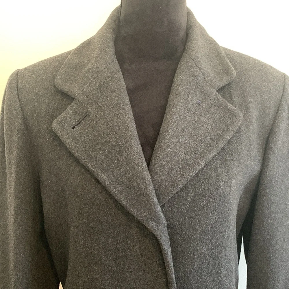 Countess Sarah Coat - Picture 7 of 14
